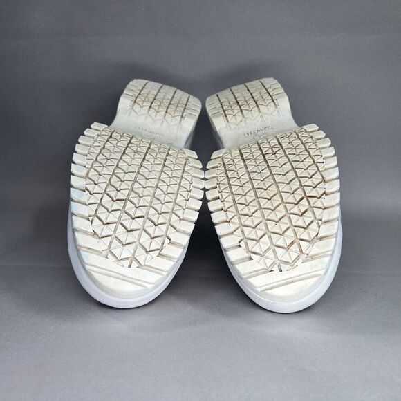 Converse Women's Size 9.5 Chuck Taylor All Star White Leather Lugged Sneakers - Picture 10 of 11